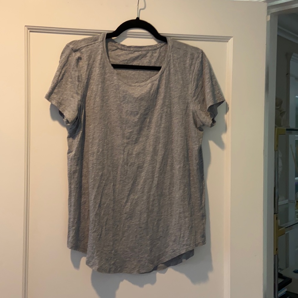 Gray lululemon shirt